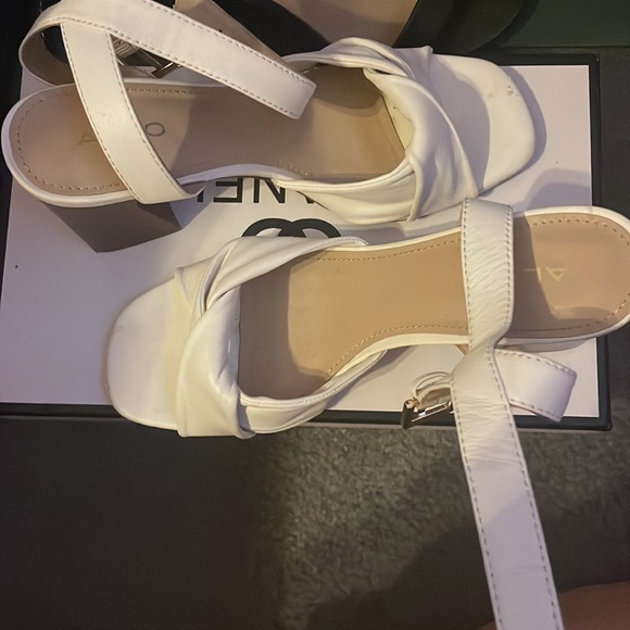 Open toe heels - Picture 2 of 3